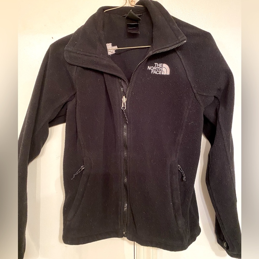 The North Face woman’s size xs petite. Black jacket